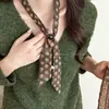 Colar Cachecol de Seda Verde Vintage para Mulheres, Corrente Longa Floral de Puxar de Nicho para Suéter, Acessório da Moda para Outono e Inverno