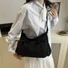 Bolsa Transversal Leve Plissada de Ombro Único Bolsa de Mão Tote 2025 Novo Estilo Literário para o Dia a Dia Bolsa de Axila