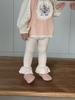 Roupas Infantis Estilo Coreano Coleção Primavera 2026 Roupas de Bebê para Primavera Conjunto de Camisa Boneca e Leggings para Meninas