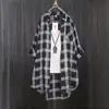 Camisa a cuadros holgada y elegante de longitud media para mujer transfronteriza, camisa de gasa con protección solar con diseño de frente corto y espalda larga