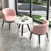 Mesa y silla de balcón de lujo ligero juego de tres piezas Celebridad de Internet una mesa y dos sillas creativa ocio simple recepción conjunto de mesa redonda combinación