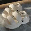 Sandalias de Plataforma Gruesa de Gama Alta para Mujer, Estilo Celebridad de Internet de Verano, de Moda con Dos Formas de Usar, Chanclas de Playa con Sensación de "Pisar Caca", Antideslizantes