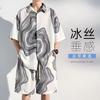 Estilo Hong Kong Novo Verão plus size Camisa de Seda Gelada com Drapê de Manga Curta Shorts Roupa de Praia Casual Solta de Duas Peças para Homens