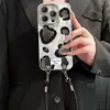 Cordón con Estampado de Leopardo en Cuero Adecuado para Funda de Teléfono Apple 16 Pro Max, 13 Hilo de Plumas, 15 Sensación de Alta Gama, 14 Película Protectora de Lente de Cobertura Total