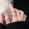 Anillo Abierto Diamante Retro Dorado Forma V Moda Sentido de Alta Gama Lujo Simple Flor Elegante Anillo Elegante para Mujer