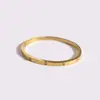 [56] comercio exterior acero de titanio joyería al por mayor moda artículo de fiesta diamante blanco liso tres colores en el brazalete