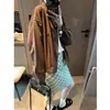 Além disso, a nova coleção de outono apresenta uma jaqueta casual estilo workwear retrô americano com bainha plissada, comprimento curto MQ1720