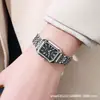 Reloj de Acero de Lujo Ligero Nuevo 2026 para Mujer, Elegante y Sencillo Cuadrado de Cuarzo para Estudiantes, Venta al por Mayor Disponible