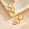Brincos de Coração Modernos, Doces e Delicados com um Toque de Luxo Leve e Sofisticado, Banhados a Ouro, Coração com Efeito de Gotejamento de Óleo e Textura, Argolas Redondas