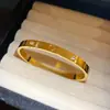 Pulsera Abierta de Flor de Zirconia de Doble Capa Super Brillante, Sensación de Lujo Ligero de Alta Gama, Accesorio de Mano Elegante Versátil para el Día a Día para Mujeres