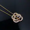 Colar de Flor de Camélia Xiangjia 2023 para Mulheres, Corrente Clavicular de Flor de Rosa com Pedras Cheias, Colar de Pétala de Flor com Design de Nicho
