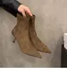 Botines Cortos de Punta Francesa para Niños Otoño/Invierno Botines de Tobillo de Terciopelo de Moda para Mujer Zapatos 2026 Botas Adelgazantes Tacón Alto Marrón Nuevos Pequeños