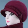 Chapéus de outono e inverno para mulheres de meia-idade e idosas, chapéus de tricô grossos e quentes de pelo de coelho com forro de veludo para senhoras idosas, avós, proteção contra o frio, proteção para as orelhas, chapéus de tricô
