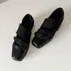 Zapatos de Ballet Deportivos de Nicho Estilo Coreano para Mujer, Nuevo Modelo 2026, Zapatos Mary Jane Bajos de Punta Cuadrada con una Elegante Correa de Velcro