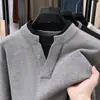 Suéter de punto de dos piezas estilo japonés para otoño e invierno, cuello en V de doble cuello, nuevo, 2026, suave y versátil, capa base moderna, tejido de punto para pareja