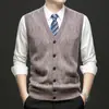 Chaleco de lana para hombre, cárdigan tejido, cuello en V de negocios, suéter de otoño e invierno, chaleco de color liso, ropa para padre de mediana edad