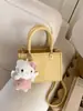 Bolso de Mano para Mujer 2025 Nuevo de Moda Otoño e Invierno Nicho Lujo Ligero Gama Alta Retro Bolso de Hombro Cruzado Pequeño Cuadrado