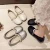 Zapatos bajos de perlas para combinar con faldas, 202536-43 talla grande para mujer, nuevos zapatos planos bordados de estilo chino