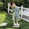 Traje de Verano Delgado de Mezclilla para Niños 2026 Nuevo Elegante Camisa de Manga Corta de Verano Conjunto de Dos Piezas