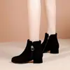 Botines de gamuza para mujer, tacón grueso, nuevo estilo otoño/invierno 2026, botas de algodón forradas de felpa, gamuza negra, tacón medio, botas color nude, tacones altos