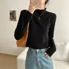 Camiseta base de corte holgado para mujer, elegante capa interior blanca, moderna y estilizada, top fino versátil de manga larga ajustado