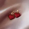 Oferta Especial Aretes de Corazón Rojo para Mujer, Clips para Oreja de Corazón Durazno Mate, Diseño de Nicho, Aretes Retro Otoño e Invierno