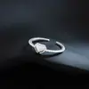 Anel Exquisito de Renda Leve de Luxo Coração Feminino Design de Nicho Simples Empilhável em Formato de Coração Aberto Personalizado Venda por Atacado