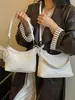 Bolso tote simple de moda y tendencia para el día a día, bolso de axila con diseño de nicho, bolso de hombro grande y elegante para mujer