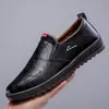 Zapatos de Cuero para Hombre, Nuevos Mocasines Slip-On, Cómodos, Versátiles, Transpirables, Zapatos Casuales de Cuero Slip-On, Venta al por Mayor Transfronteriza de Zapatos para Hombre