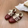 Zapatillas de entrenamiento alemanas de otoño de color bloque moderno para mujer 2026, zapatillas deportivas casual versátiles, zapatillas retro de moda con suela plana