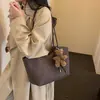 Bolso de Mano Tejido Retro Otoño Invierno Mujer 2026 Nuevo Pequeño de Nicho Gamuza Gran Capacidad Casual para Viajes Cotidianos Bolso de Mano Hombro