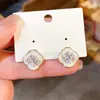 Brincos Flor de Quatro Folhas com Zircônia Gota de Óleo Estilo Doce de Luxo Leve Prata Brilhante Simples Nicho Estiloso Elegante de Alta Qualidade para Mulheres