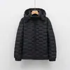 Pinghu Seta Suave 90 plumón Nuevo Estándar Nacional Exterior Ligera Chaqueta de plumón para Hombre Otoño e Invierno Corta con Capucha Ligera Top Chaqueta