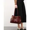 Bolso tote rojo de cuero encerado vintage para mujer, nueva colección de verano 2026, diseño simple, gran capacidad, adecuado para ir al trabajo, se puede llevar en la mano o usar como bolso de hombro