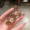 2026 Clip Pequeño Transparente con Incrustaciones de Diamantes y Flores Frescas para el Cabello, Accesorio de Moda para el Cabello, Pinza Elegante Versátil para la Parte Lateral de la Frente para Flequillo de Mujer
