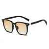 Gafas de sol retro punk europeas y americanas con tachuelas, nuevo estilo callejero de moda hip-hop moda transfronteriza gafas de sol con protección UV