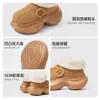 Botas de nieve de suela gruesa para mujer 2026 nuevo modelo de invierno slip-on puntera integrada cálidas zapatos de algodón peludo botas zapatos peludos