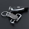 Con un llavero de cuchillo colgante para llaves de coche de hombre, liberador, llavero exprés, abridor de cerveza universal, llavero