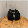 Bolso pequeño para mujer, nueva moda 2024, con textura, cadena, estilo cubo, moderno, estilo occidental, con diamantes, bandolera portátil.