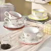 Juego de Taza y Platillo de Café con Rosa en Relieve, Taza Pequeña de Cerámica Fresca, Taza para el Té de la Tarde, Corazón Femenino, Exquisito Juego de Taza y Platillo de Cerámica