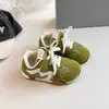 Tênis casuais infantis estilo coreano 2026 novo modelo outono sapatos esportivos para meninos tênis casuais versáteis com sola macia para meninas