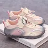 Sapatos Infantis Meninas Tênis de Skate 2026 Novo Outono Sola Macia Respirável Tênis Esportivo Infantil Meninas Versátil Antiderrapante Sapatos de Treinamento Alemães