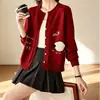 Outono Inverno 2026 Novo Estilo Preguiçoso Manga Longa Botão Fofo Cardigan de Tricô Feminino Gola Redonda Suéter Solto Casaco Feminino