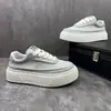 Zapatillas de Moda Populares con Suela Gruesa para Hombre 2026 Modelo Nuevo Malla Transpirable Cómodas con Cordones Versátiles para el Día a Día Zapatos Deportivos Casuales