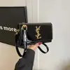 Transfronteiriço 2025 Nova Bolsa Versátil Yangshulin Baguete Bolsas de Ombro Bolsa de Braço Transversal Retro Couro Patente Brilhante Bolsa Feminina