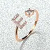 Anillo con Letra de Oro Rosa Nuevo de Amazon Transfronterizo Anillo Abierto con Diamante Blanco Joyería de Mano Anillo Único Personalizado Venta al por Mayor