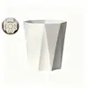 Vaso octogonal branco em forma de diamante espesso, vaso de plástico simples grande para flores domésticas, vaso de planta de resina para varanda externa atacado