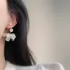 Brincos de Tarraxa Acrílicos Pérola Brilhante Elegantes Estilo Francês Retrô Parecendo Fadas Leve Luxo Moda de Ponta Versáteis para Mulheres