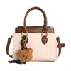 Bolsa Elegante Versátil para Mulheres 2026 Novo Modelo Monograma Moda Simples Casual Bolsa de Mão Bolsa Tote de Ombro Bolsa Transversal