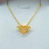Colgante de Corona de Diamante Chapado en Oro de Latón, Collar de Corazón de Oro de Arena Vietnamita, Suministro de Puesto Callejero Moderno y Variado, Suministro Directo